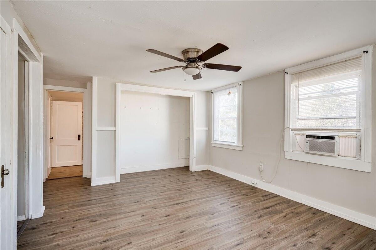 2245 Bayvale Rd - Photo 6 of 12
