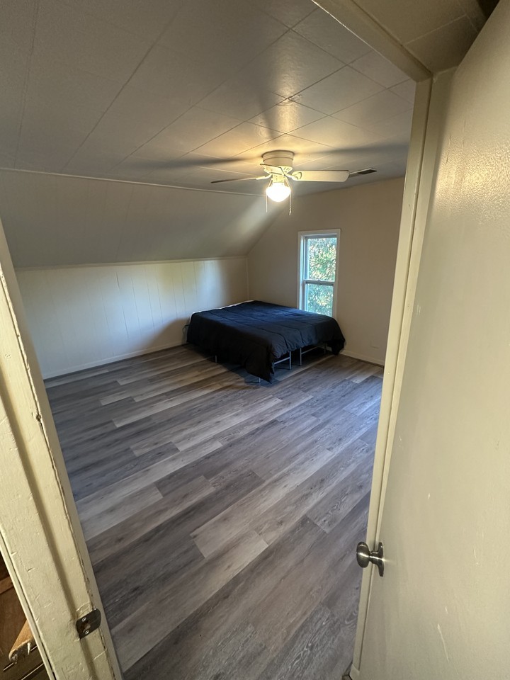 3717 W Water St #3 - Photo 4 of 25