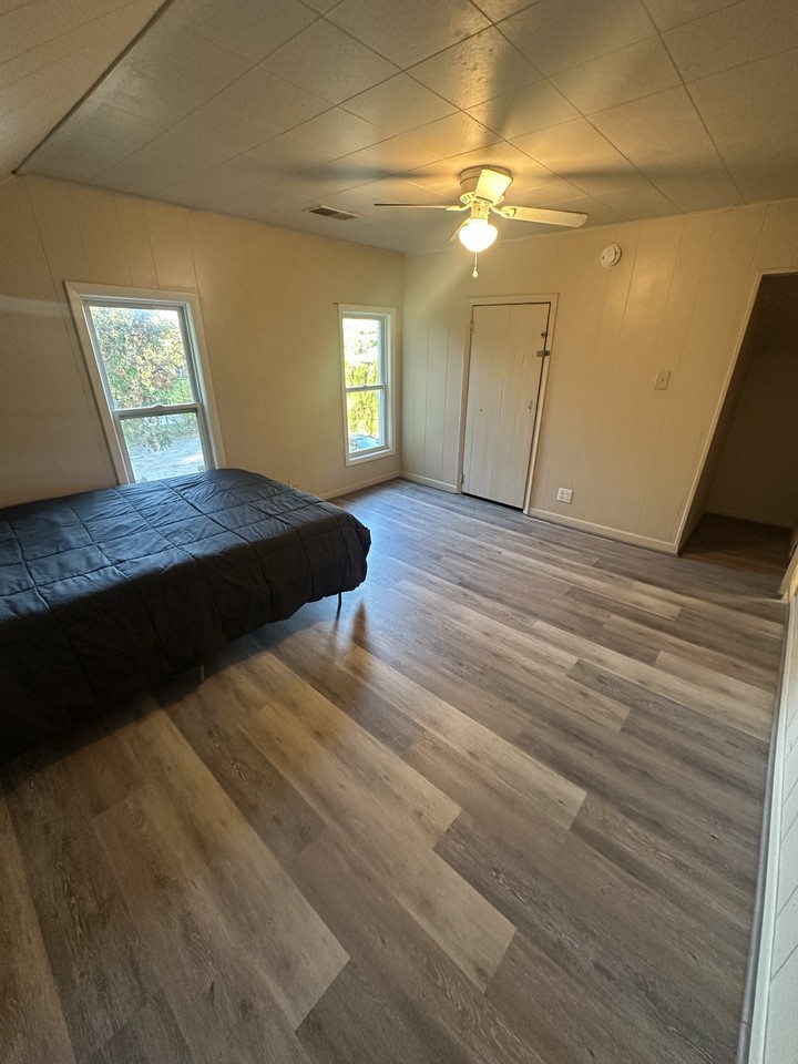 3717 W Water St #3 - Photo 5 of 25