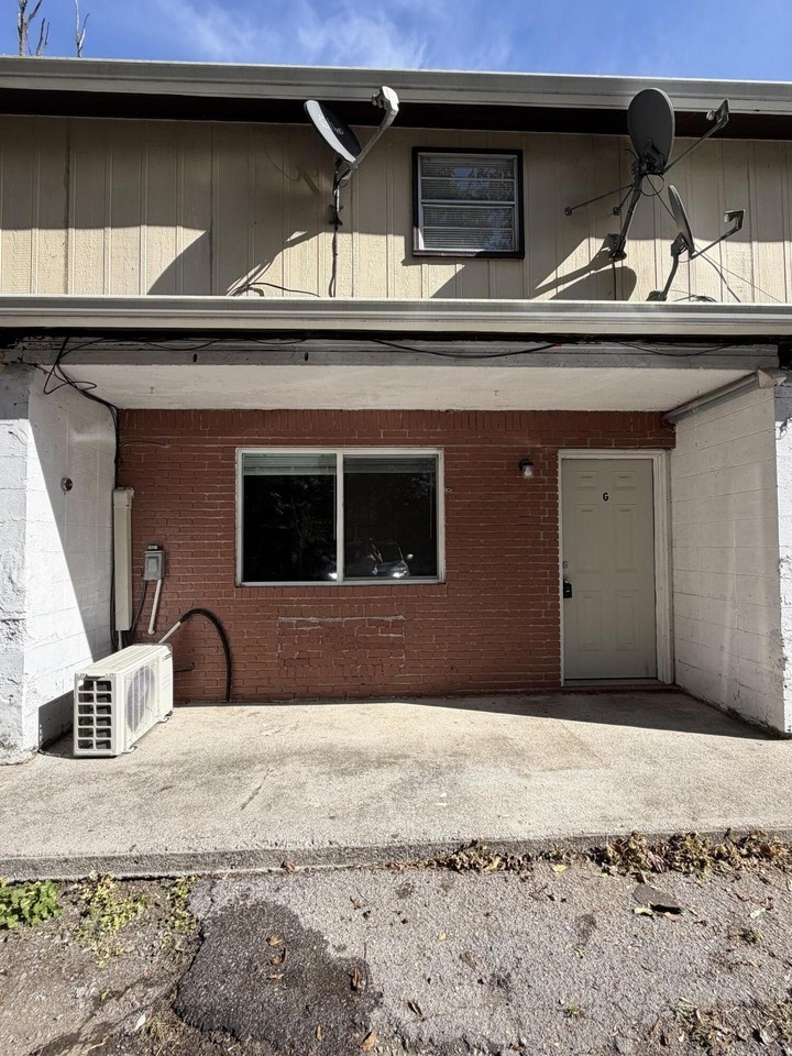1215 Shields Ferry Rd - Photo 2 of 12