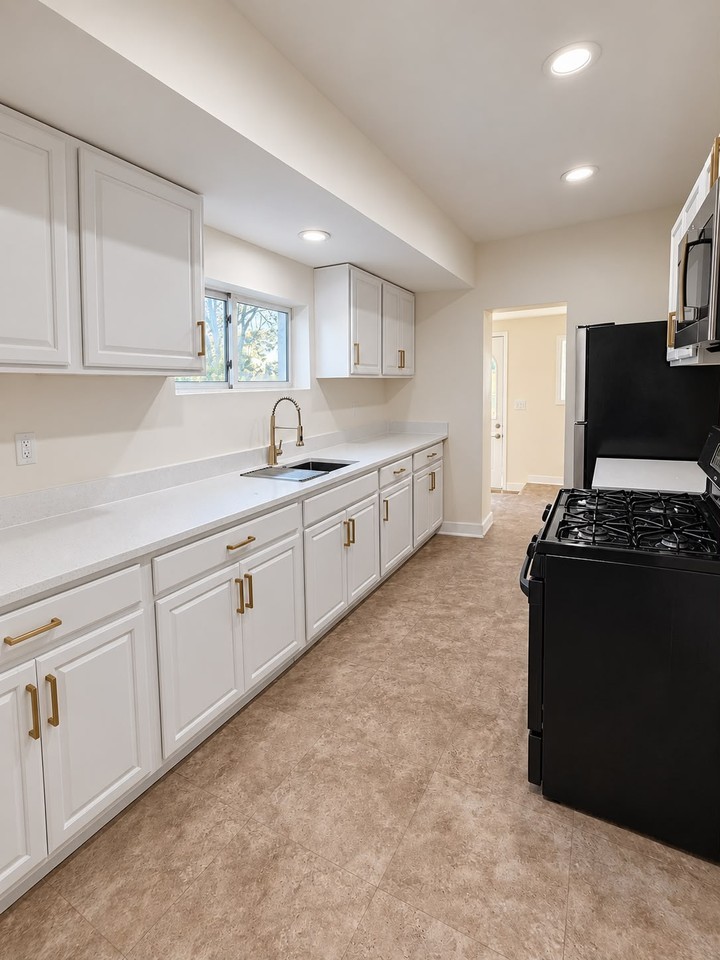 276 Mckinley Ave #1 - Photo 5 of 11