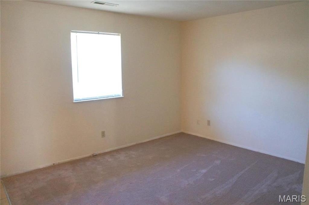 205 Howard Dr #2 - Photo 5 of 11