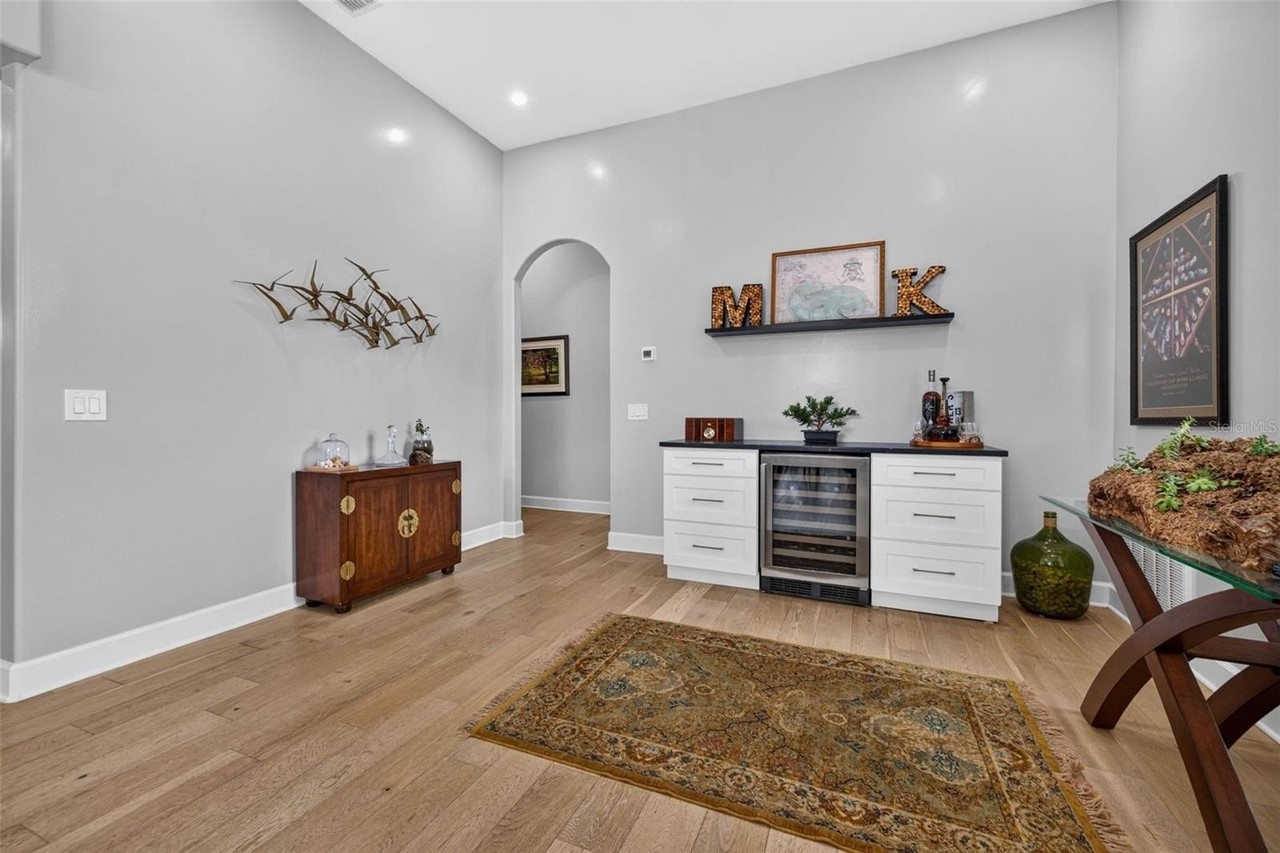 815 59th Ave Ne - Photo 3 of 40