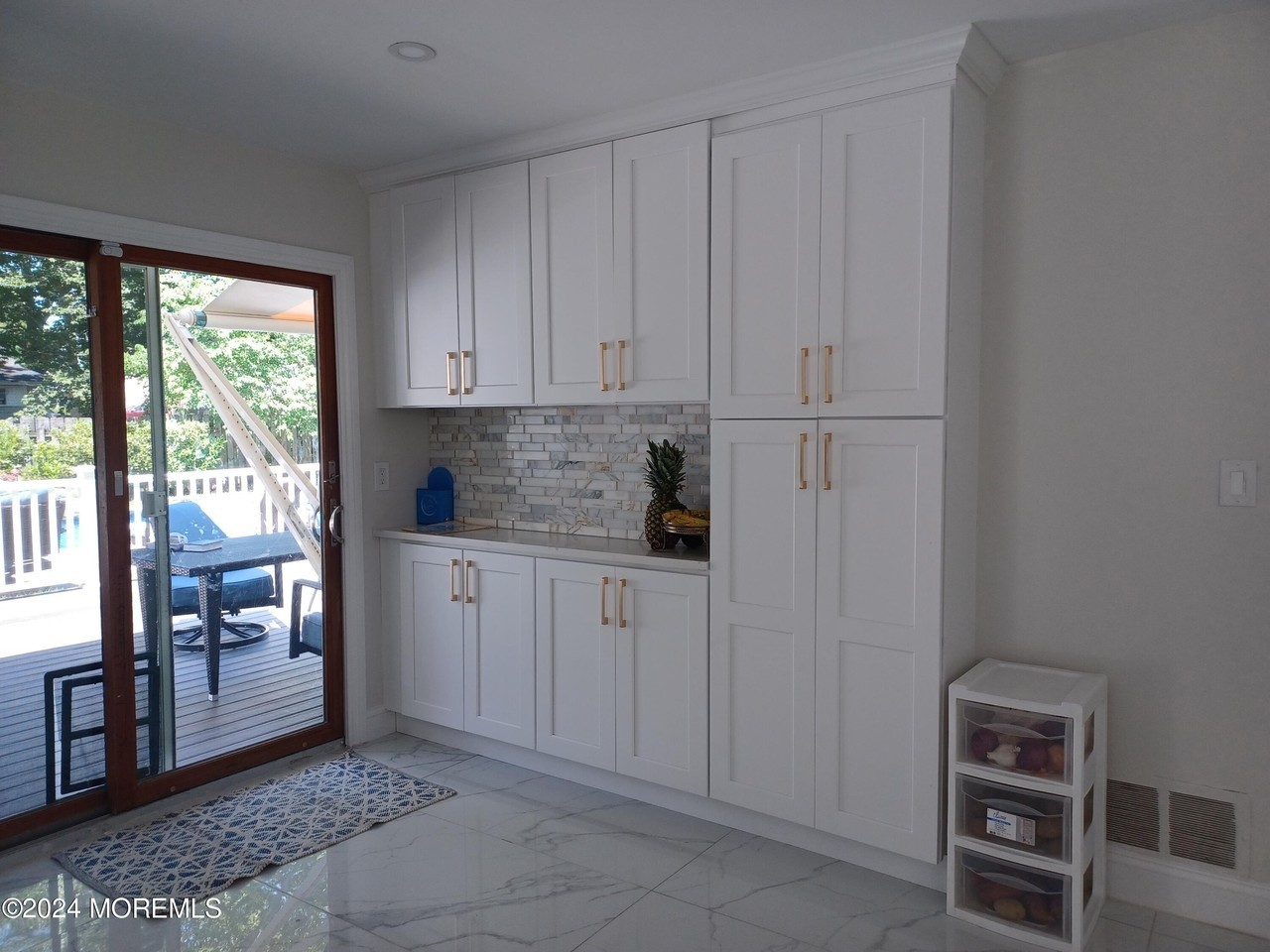 240 Woodcrest Rd - Photo 6 of 12