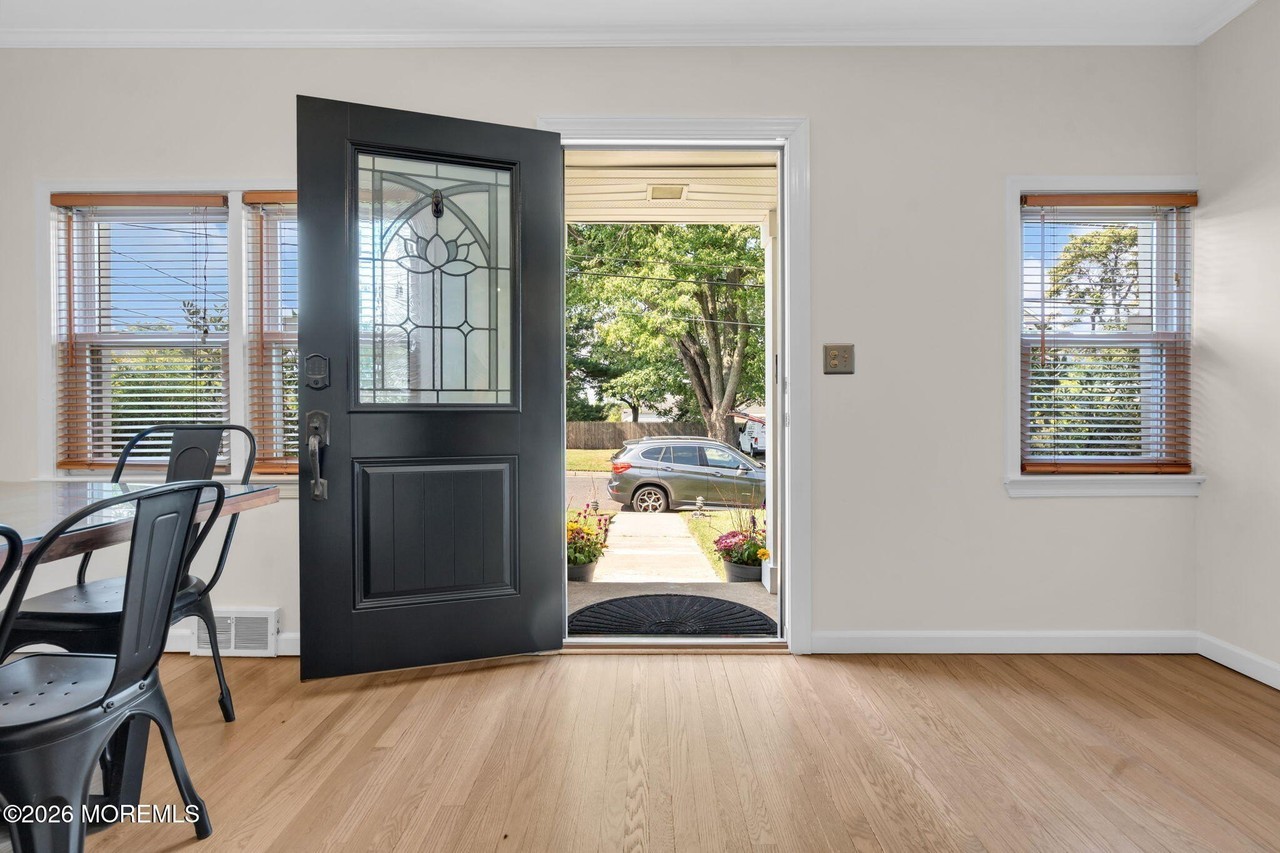 149 11th St - Photo 4 of 40