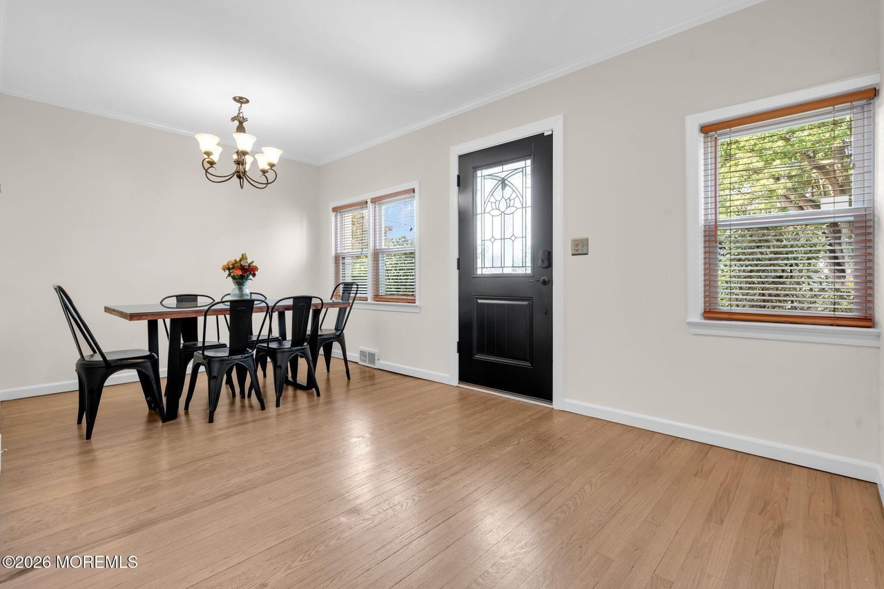 149 11th St - Photo 5 of 40