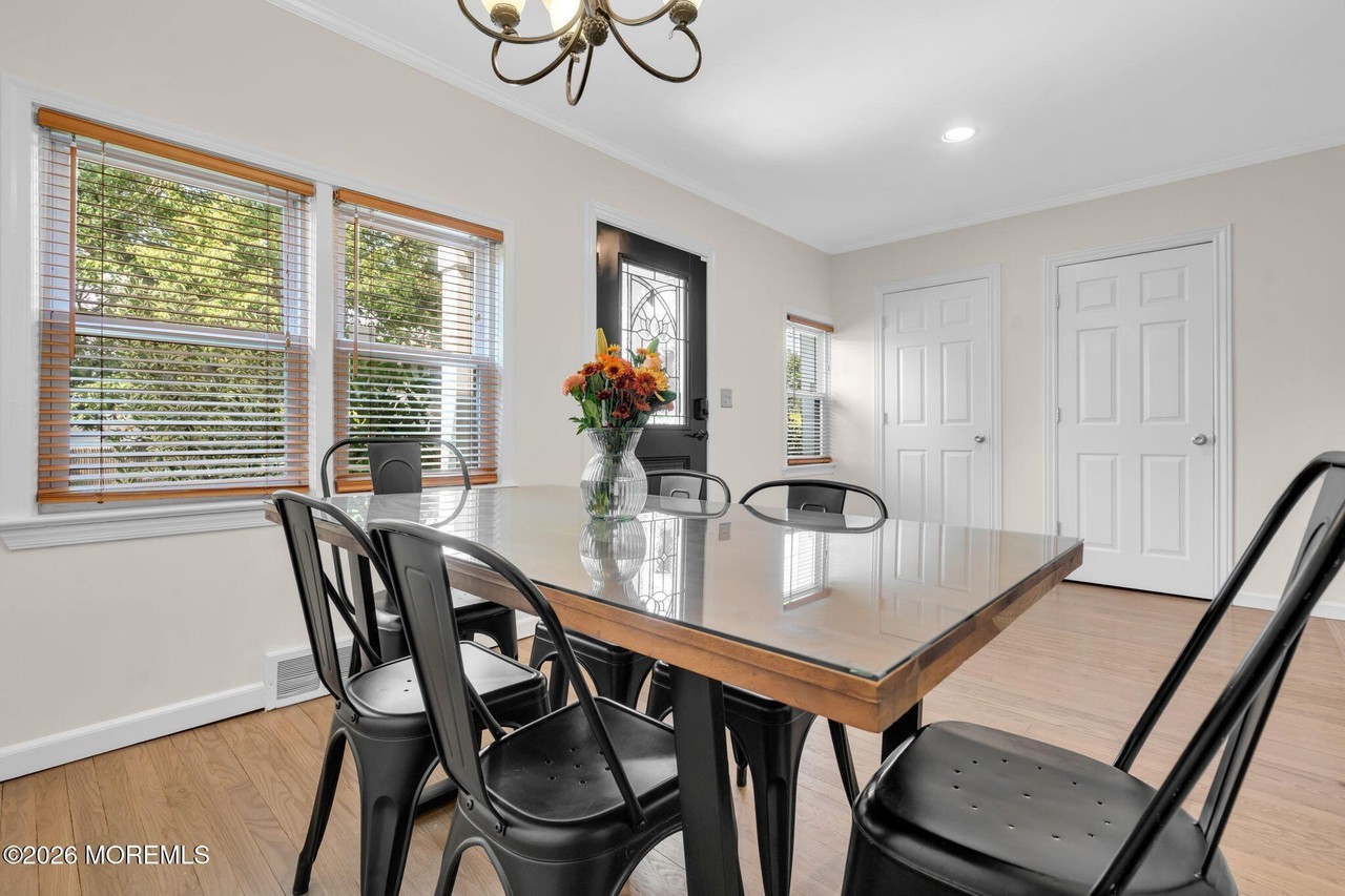 149 11th St - Photo 6 of 40