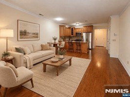 featured image of 2203 Rio Vista Ln