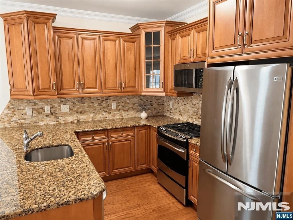 2203 Rio Vista Ln - Photo 3 of 18