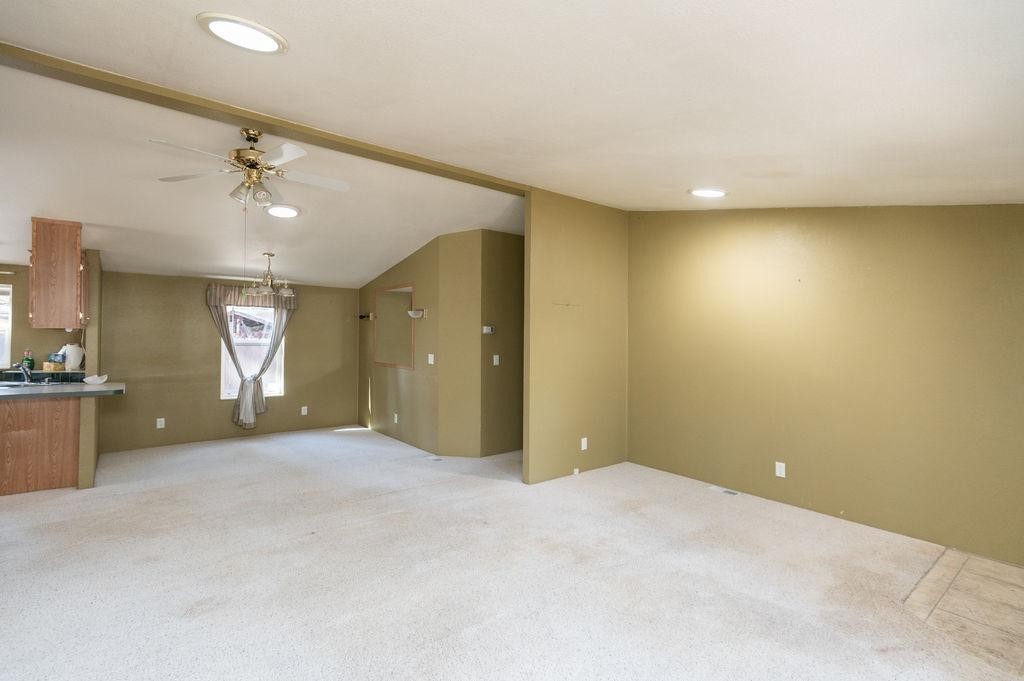 61066 Targee Dr - Photo 3 of 11