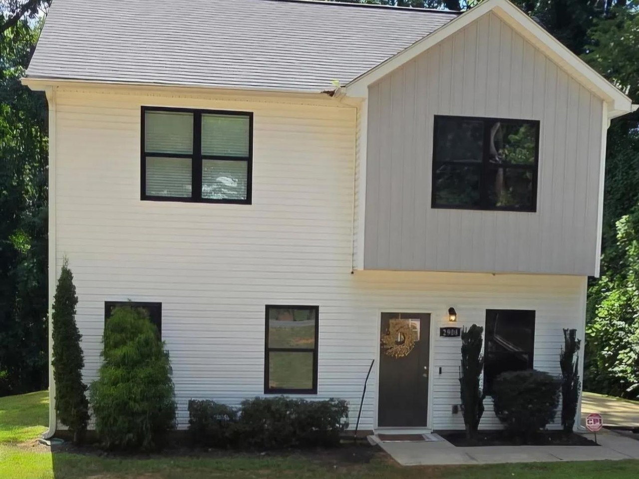 2908 Burgess Dr - Photo 3 of 16