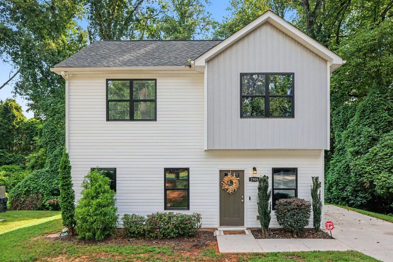 2908 Burgess Dr - Photo 4 of 16