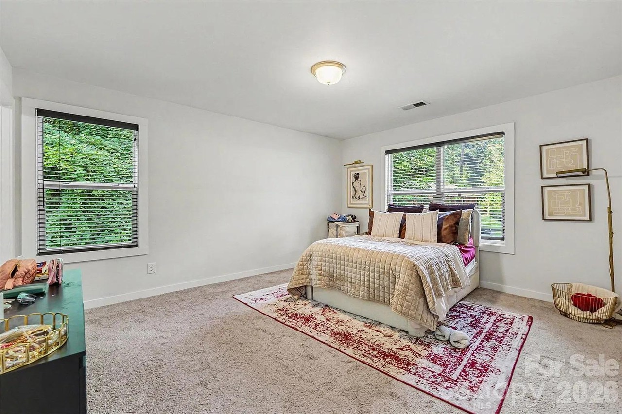 2908 Burgess Dr - Photo 5 of 16