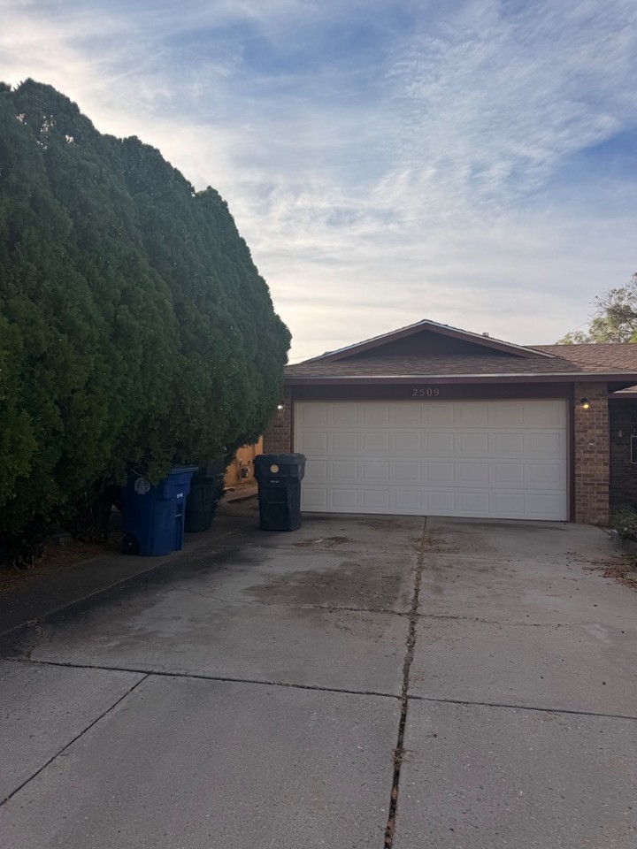 2509 Paisano St Ne - Photo 4 of 20