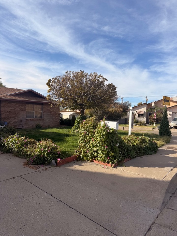 2509 Paisano St Ne - Photo 6 of 20