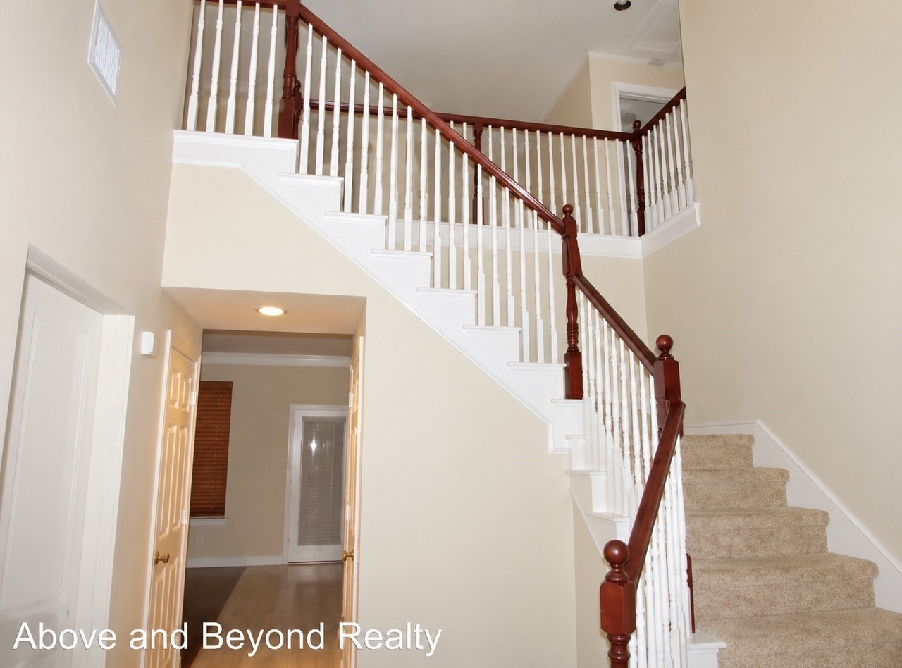 2639 Cedar View Dr - Photo 2 of 15