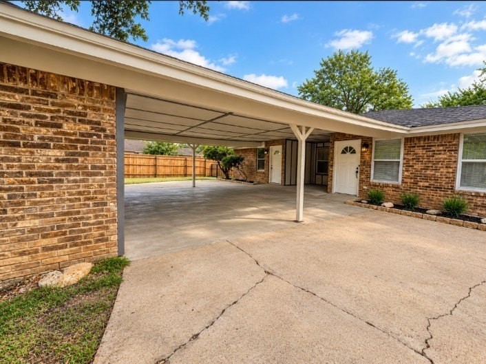 2705 Petersburg Dr - Photo 2 of 38