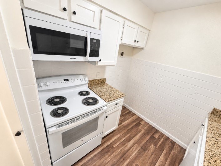 2705 Petersburg Dr - Photo 7 of 38