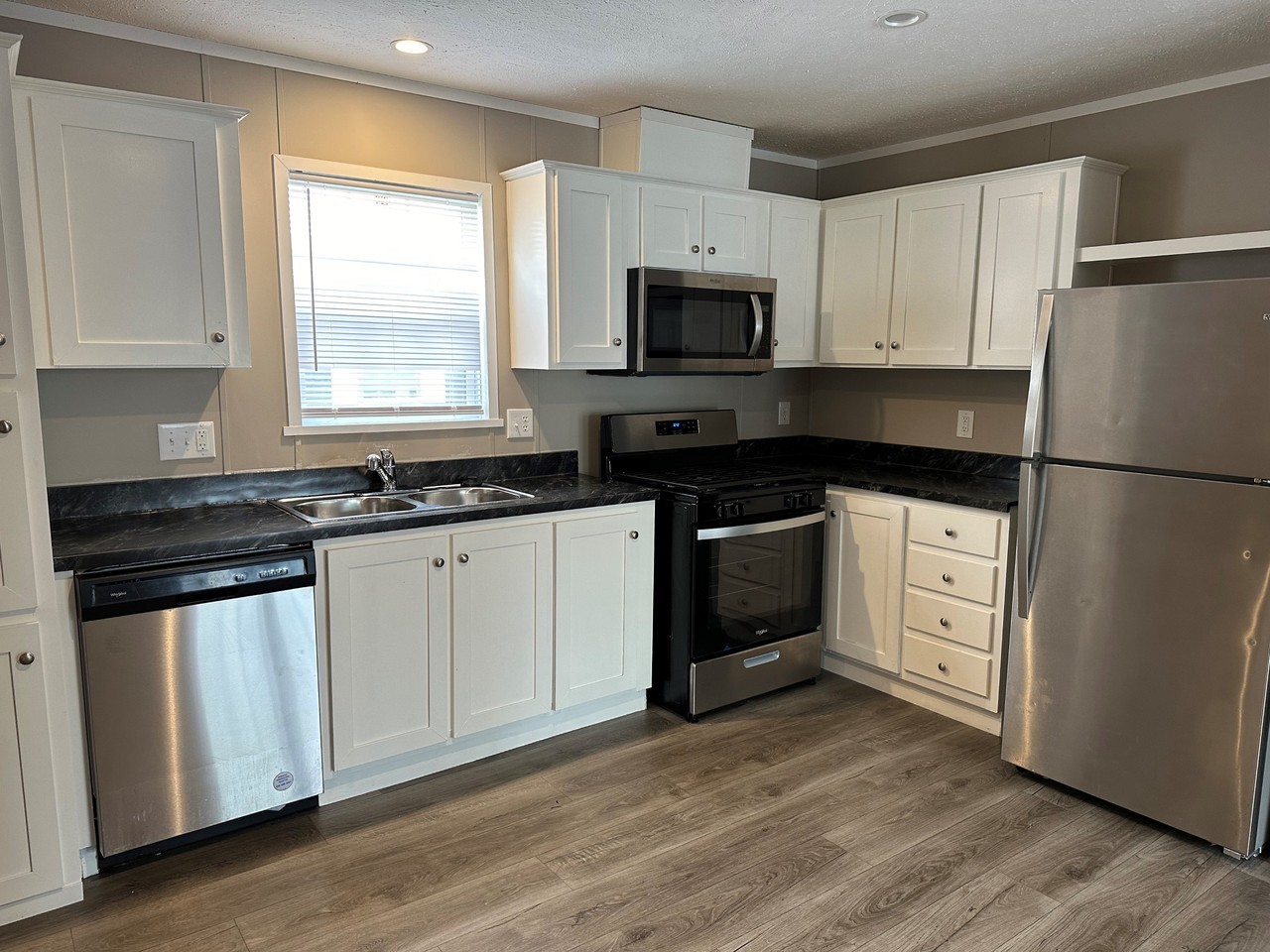 38 Canal Dr #300-038 - Photo 7 of 17