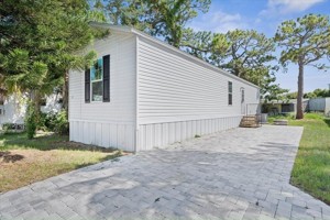 featured image of 33 Tangerine Ave #33