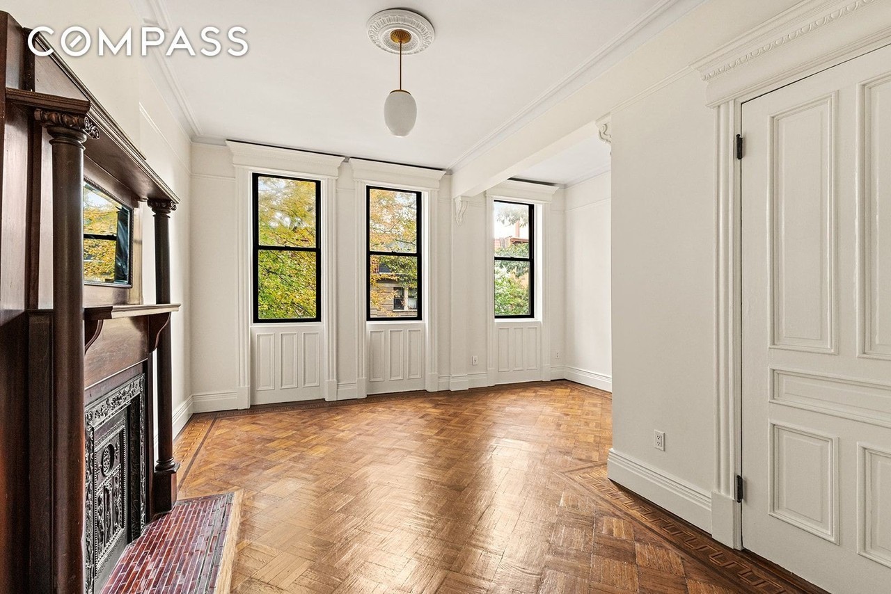 394 4th St #2 - Photo 3 of 11