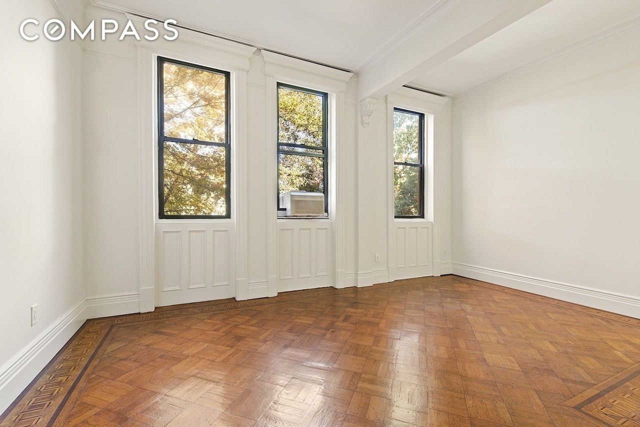 394 4th St #2 - Photo 4 of 11