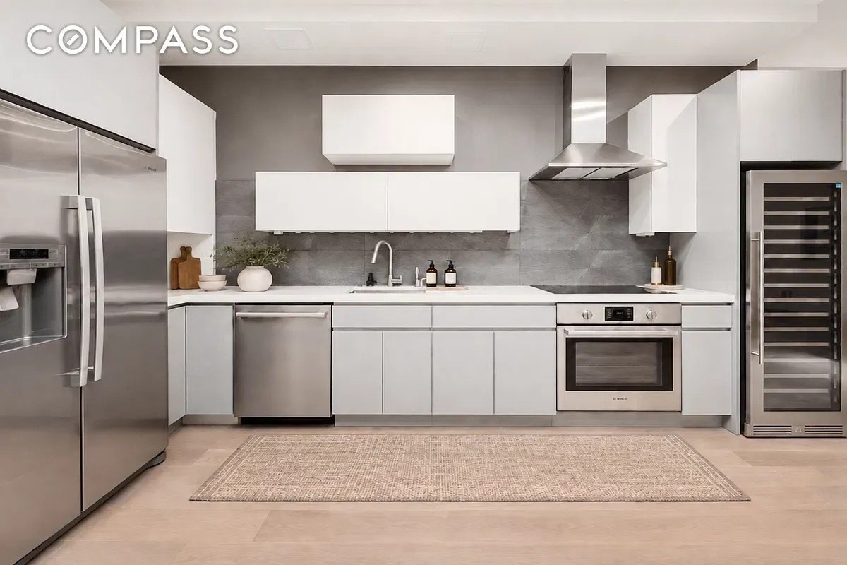 410 W 47th St #5A - Photo 3 of 15
