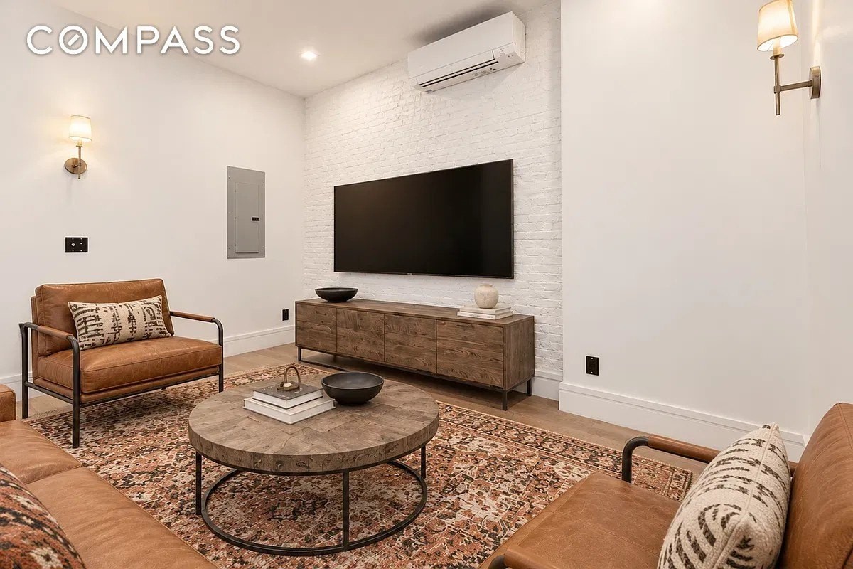 410 W 47th St #5A - Photo 7 of 15