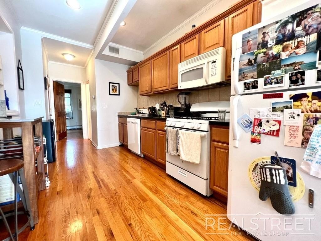 479 Hicks St #4R - Photo 6 of 11