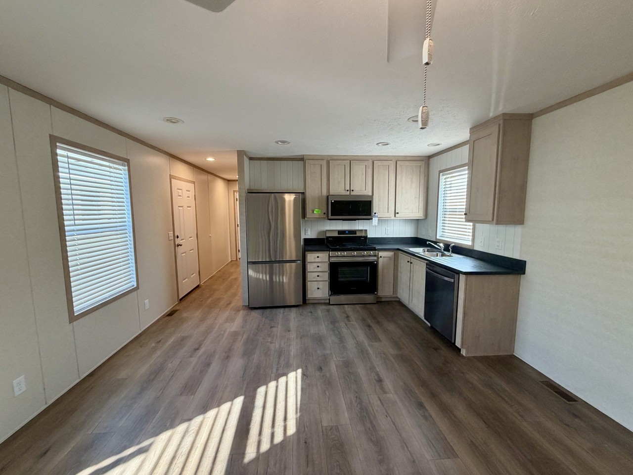 25196 Nuway Ave #124 - Photo 2 of 12