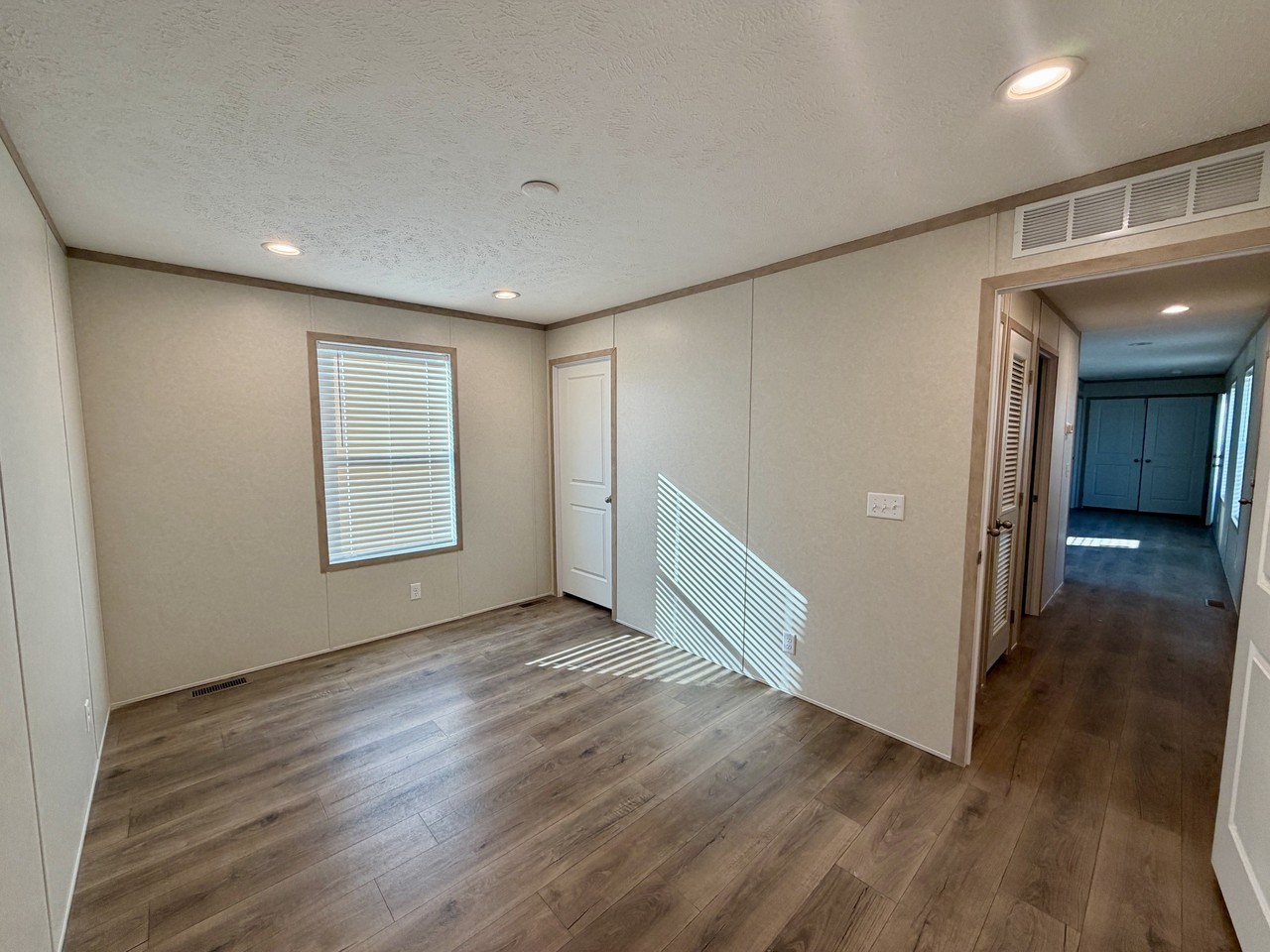 25196 Nuway Ave #124 - Photo 4 of 12