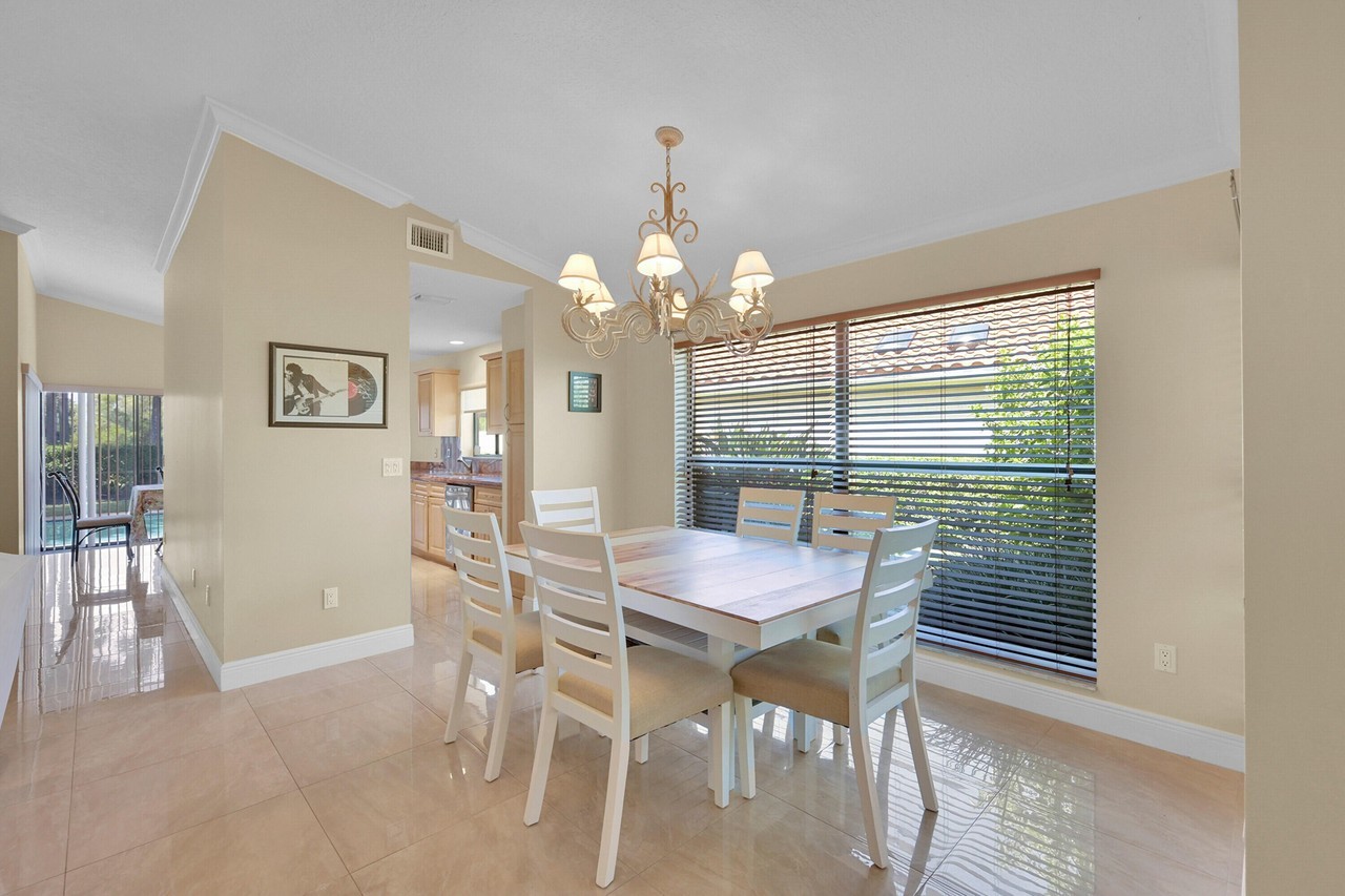 11084 Clover Leaf Cir - Photo 7 of 18