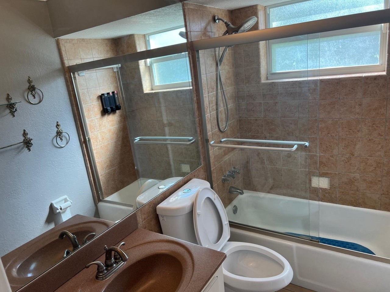 4710 Ne 18th Ave - Photo 2 of 25
