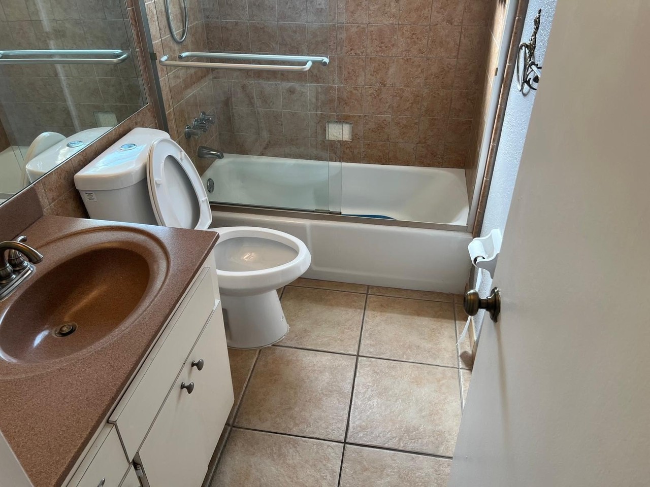 4710 Ne 18th Ave - Photo 3 of 25
