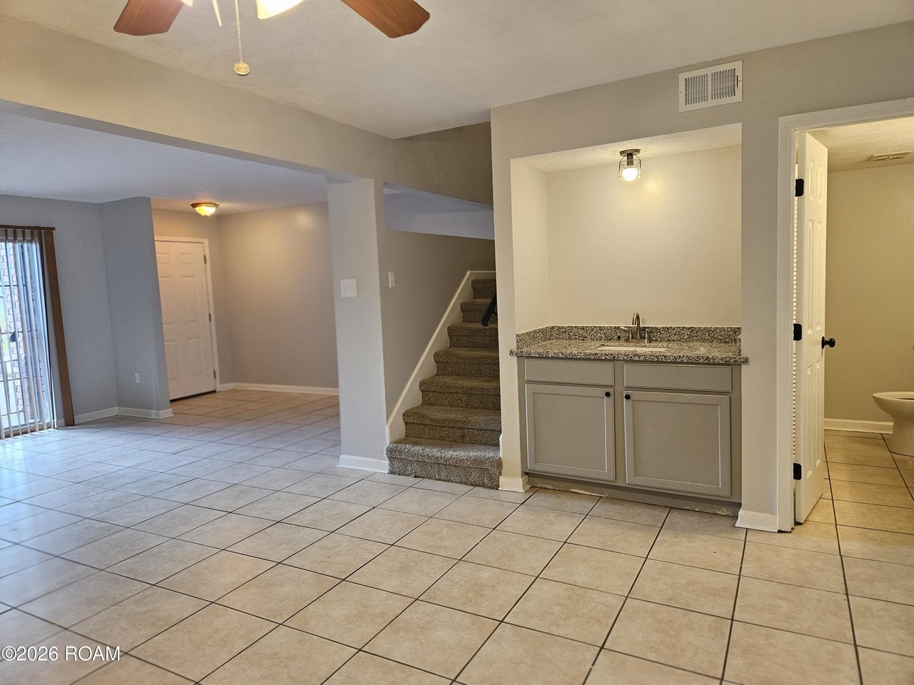 11040 Roger Dr - Photo 2 of 16