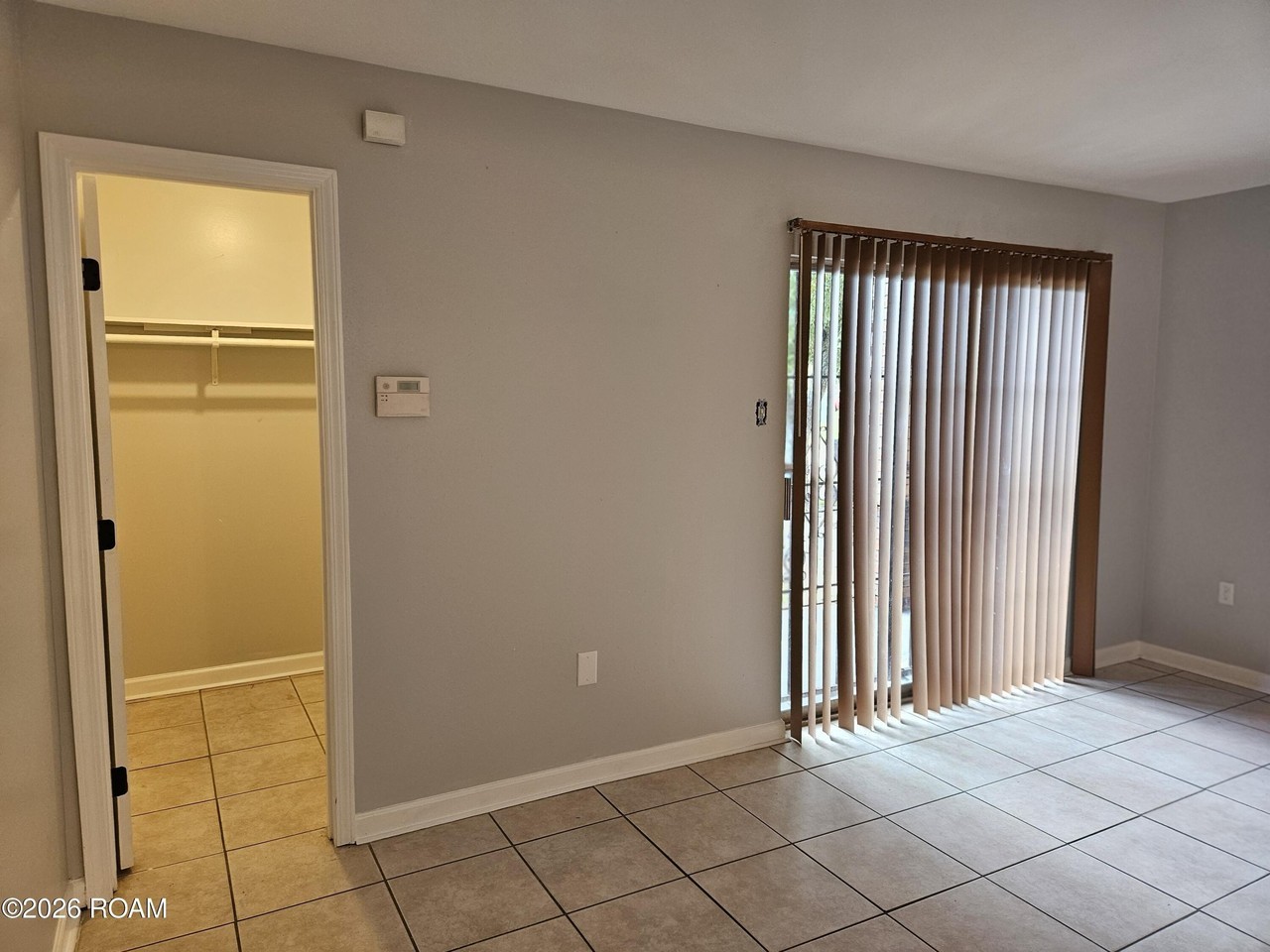 11040 Roger Dr - Photo 3 of 16