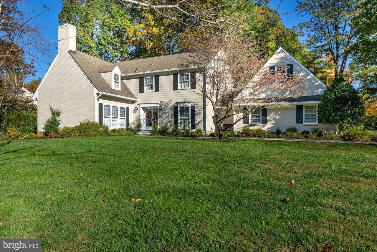 10201 Logan Dr - Photo 2 of 24