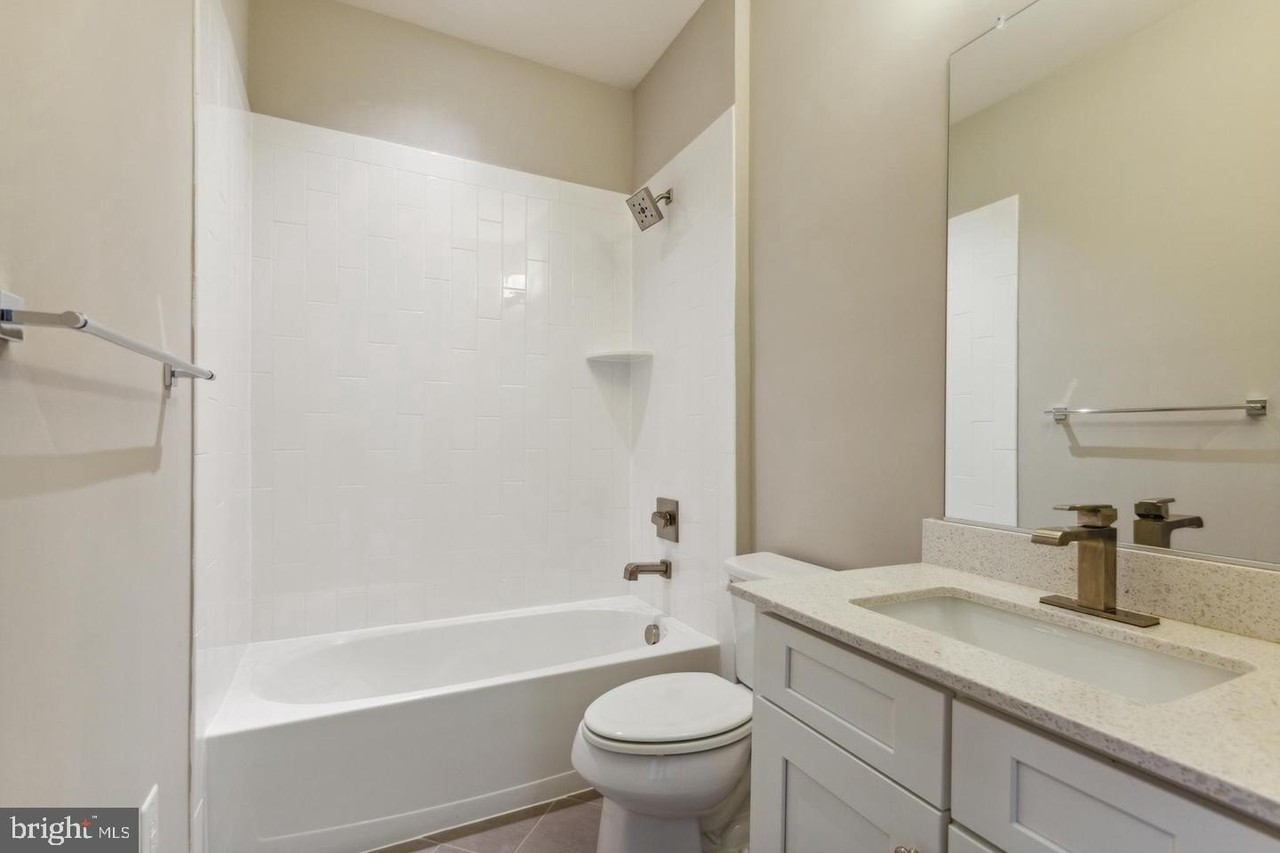 9314 Sweetbay Magnolia Ct - Photo 5 of 36