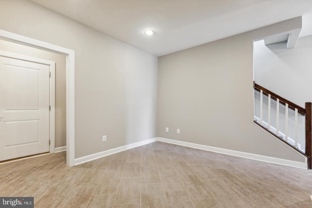 9314 Sweetbay Magnolia Ct - Photo 6 of 36