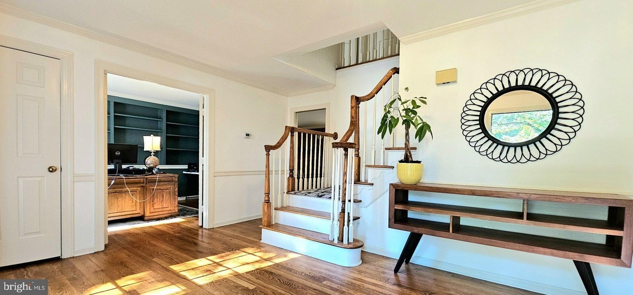 1009 Riva Ridge Dr - Photo 4 of 50