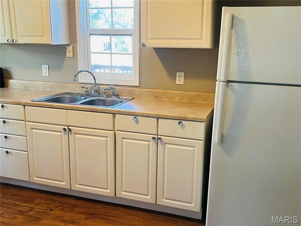 940 W Delmar Ave - Photo 7 of 9