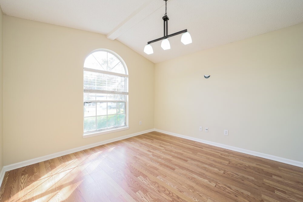 3327 Ayrshire St - Photo 5 of 16