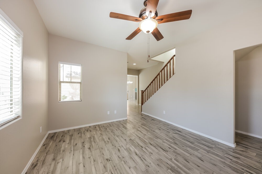 21923 N 102nd Ln - Photo 4 of 17