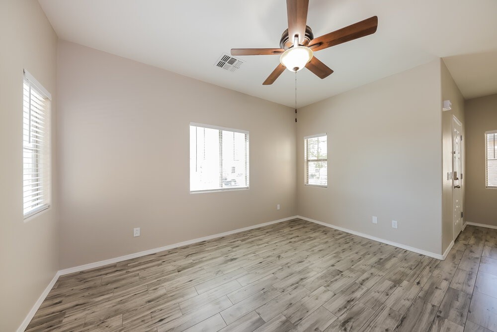 21923 N 102nd Ln - Photo 5 of 17