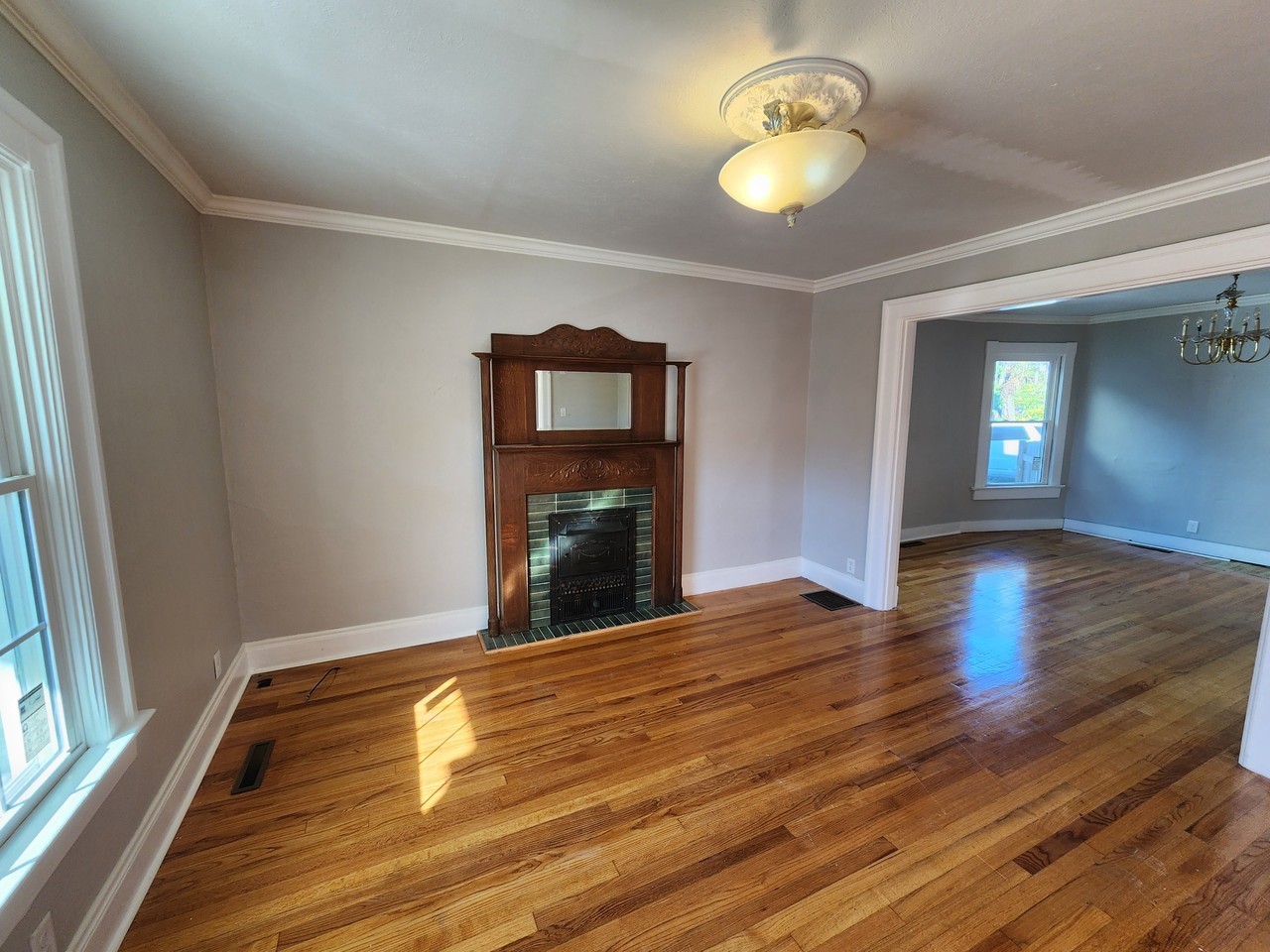 522 Bowen Street - Photo 3 of 11