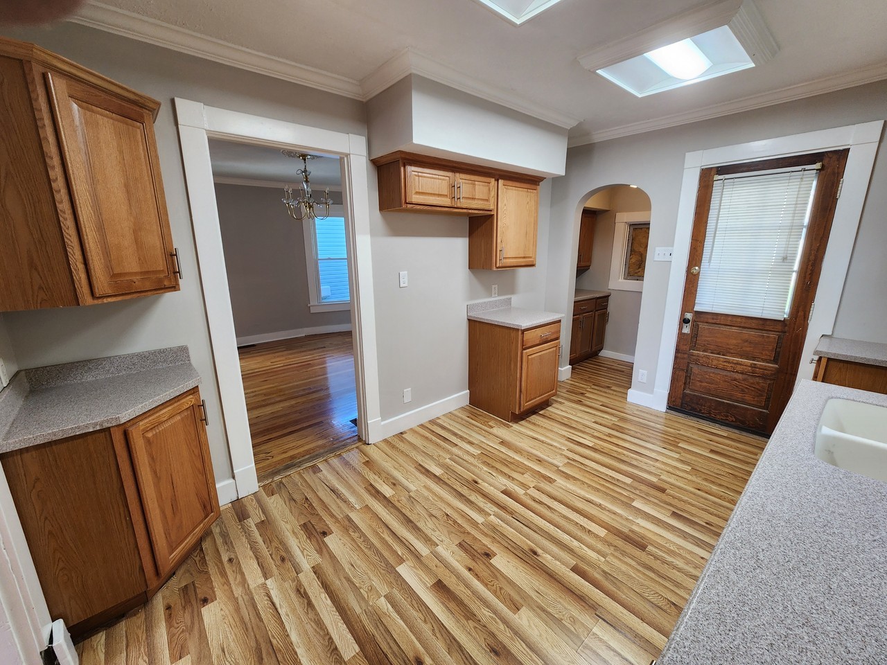 522 Bowen Street - Photo 4 of 11