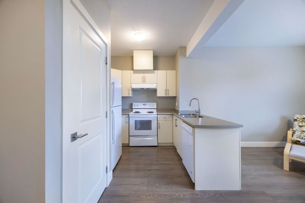 1000 Strawline Hill Street - Photo 2 of 10
