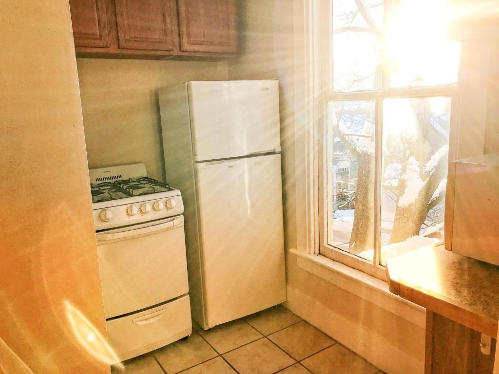 115 Stewart Ave - Photo 3 of 12