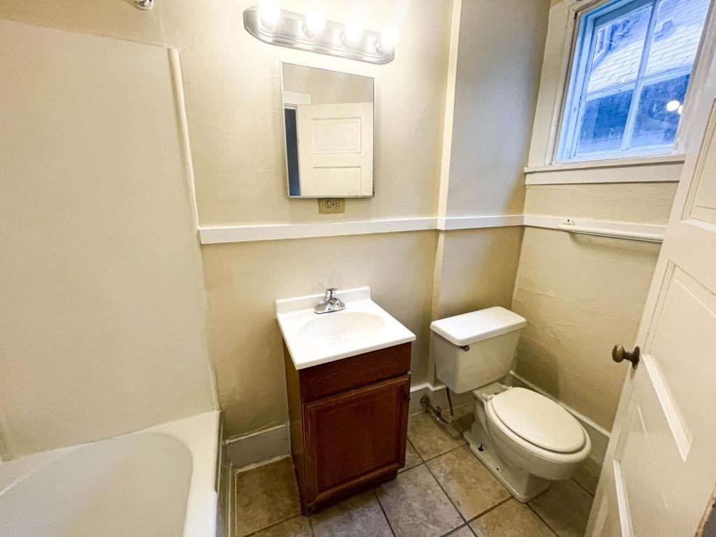 115 Stewart Ave - Photo 6 of 12