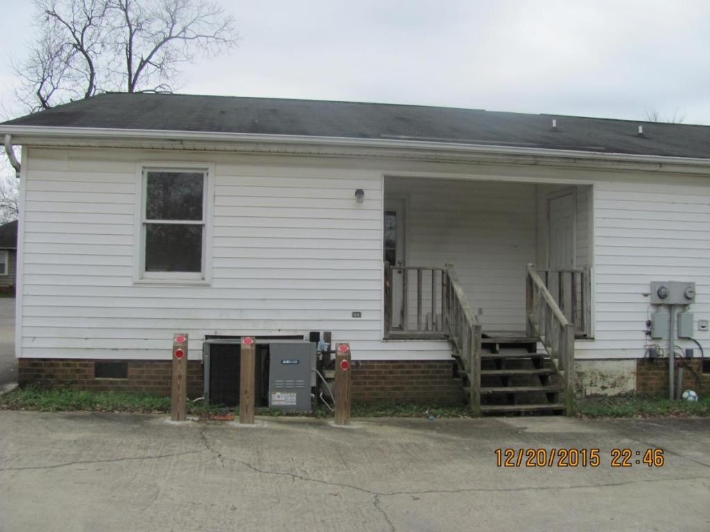 303 Ebenezer Ave Apt A - Photo 2 of 2